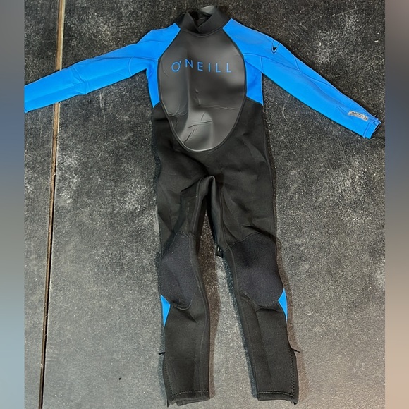 Kids Wetsuit size 6 - Picture 1 of 5